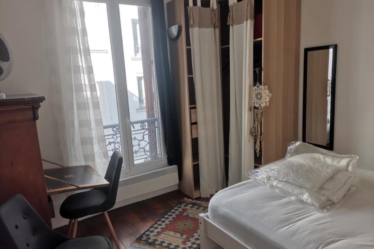 Luminous Cocoon In Appartement